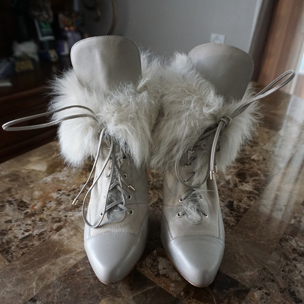 Ann Taylor Fur Lace-up like new Winter Booties - Picture 2 of 8